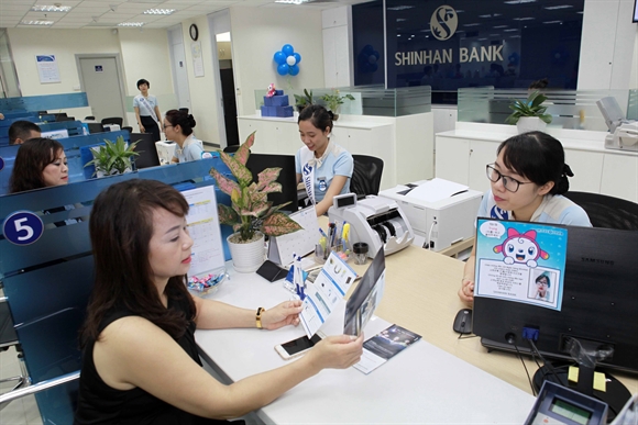 Danh sách Top 10 ngân hàng nộp thuế nhiều nhất trong năm qua xuất hiện duy nhất 2 cái tên của đại diện nước ngoài: HSBC và Shinhan Bank Việt Nam. Nguồn: Internet
