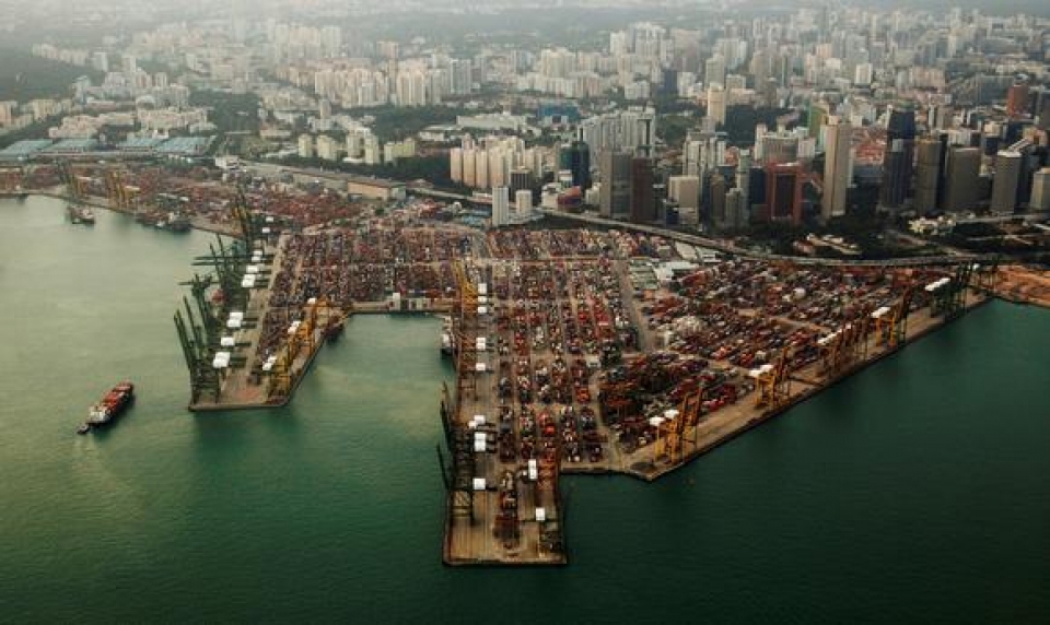 Cảng Singapore nhìn từ trên cao. Nguồn: Reuters