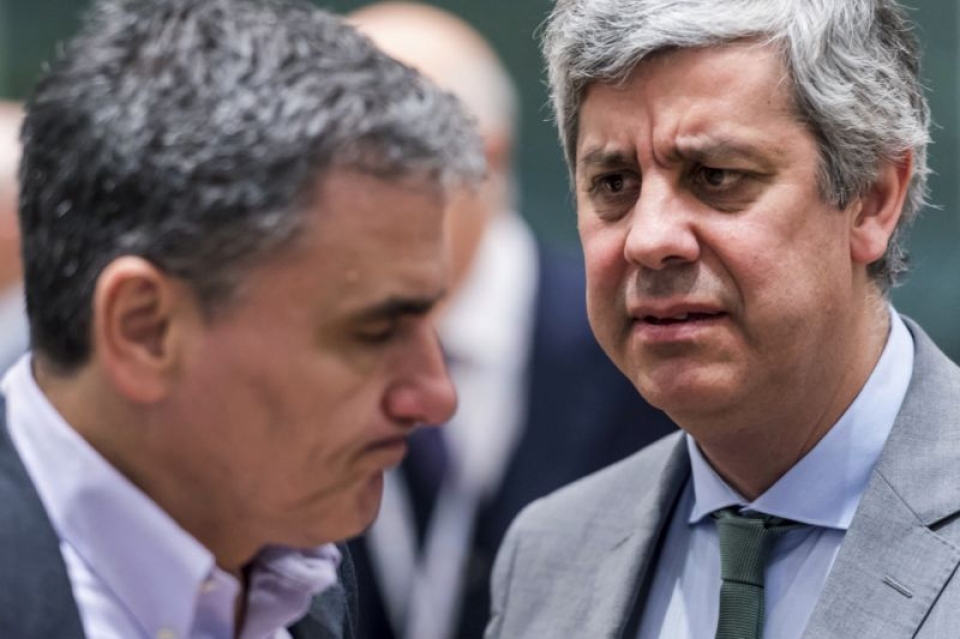 Chủ tịch Eurogroup (trái) và Bộ trưởng Tài chính Bồ Đào Nha Mario Centeno đã có cuộc làm việc với Bộ trưởng Tài chính Hy Lạp Euclid Tsakalotos vào ngày 22/1. Nguồn: AP