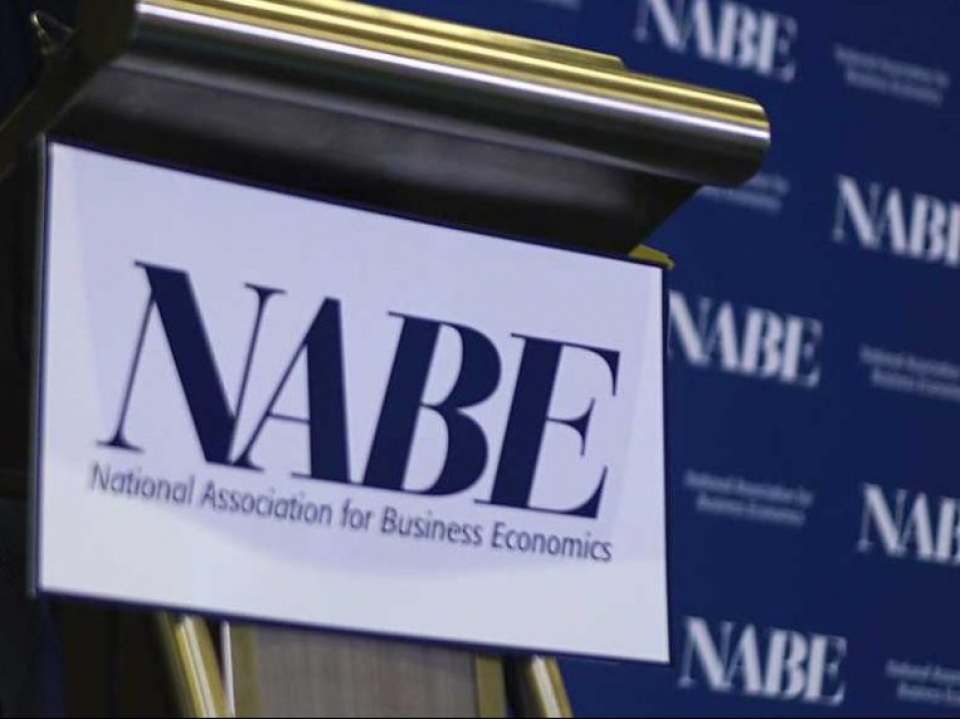 Theo dự báo của NABE với thành viên gồm 45 nhà kinh tế độc lập, tổng sản phẩm quốc nội (GDP) của Mỹ trong năm nay sẽ có mức tăng trung bình 2,8% và giảm còn 2,6% vào năm 2019. Nguồn: Facebook
