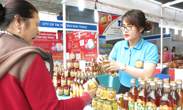  Người tiêu dùng Việt quan tâm những nhu cầu mới nổi trong hàng tiêu dùng nhanh. Nguồn: Internet