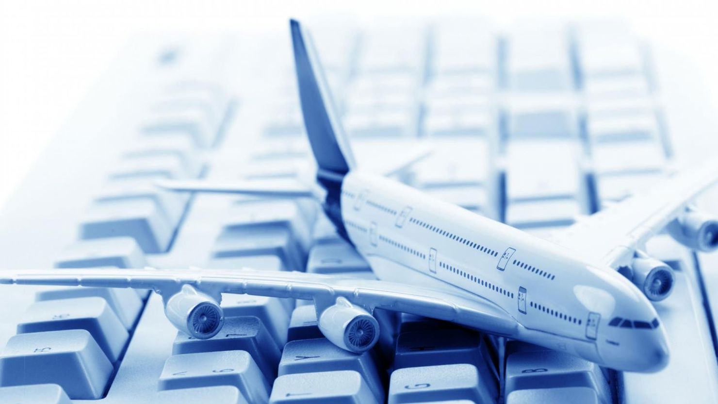 Các hãng hàng không khuyến nghị hành khách mua vé trên website, đại lý, phòng vé chính thức. Nguồn: Internet