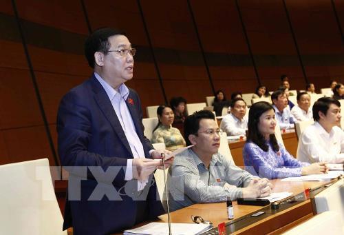 Phó Thủ tướng Chính phủ Vương Đình Huệ tại Phiên thảo luận của Quốc hội về tình hình kinh tế - xã hội, hôm 27/10. Nguồn: TTXVN