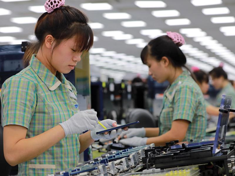 Sản xuất điện thoại tại Nhà máy Samsung Thái Nguyên. Nguồn: baodautu.vn