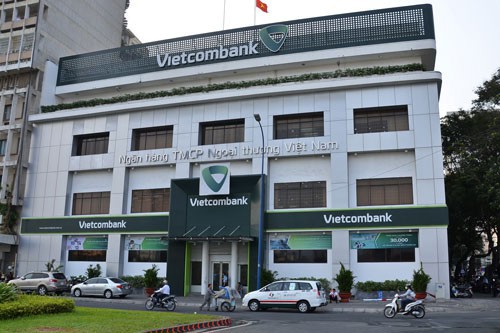 Để giảm sở hữu chéo theo quy định, Vietcombank đã thoái vốn ở 2 ngân hàng. Nguồn: nld.vn