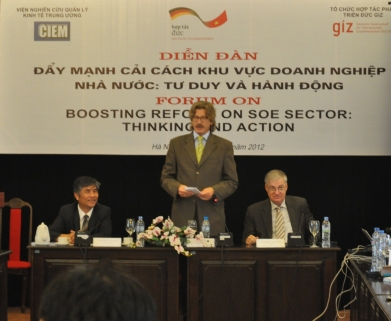 Đại sứ quán CHLB Đức tại Việt Nam Meyer Wiefhausen phát biểu tại diễn đàn