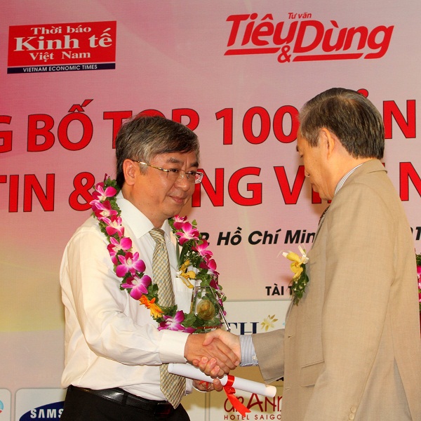 Lễ công bố Top 100 sản phẩm dịch vụ Tin & Dùng 2012