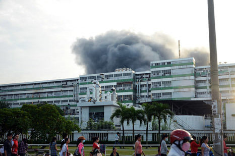 Vụ cháy nhà máy Công ty TNHH Pou Yuen Việt Nam ở TP. Hồ Chí Minh. Nguồn: internet
