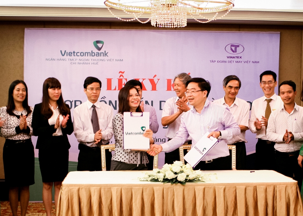 Lễ ký hợp đồng tín dụng giữa Vietcombank và Tập đoàn Dệt may Việt Nam. Nguồn: vietcombank.com.vn