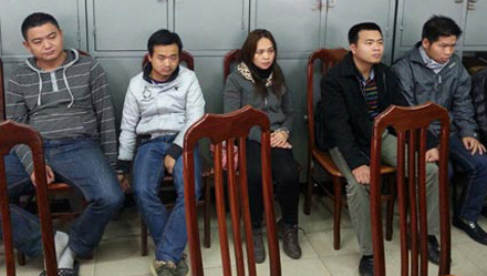 Các đối tượng có hành vi lừa đảo bị bắt giữ. Nguồn: dantri.com.vn