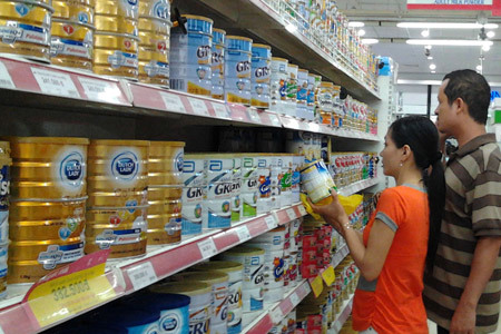 Giá sữa ở Việt Nam bị đẩy lên cao nhất thế giới. Nguồn: internet