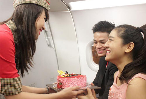 Chào đón ngày Valentine, hãng hàng không VietJetAir dành tặng 35.000 cơ hội bay với giá chỉ từ 9.000 đồng. Nguồn: Internet