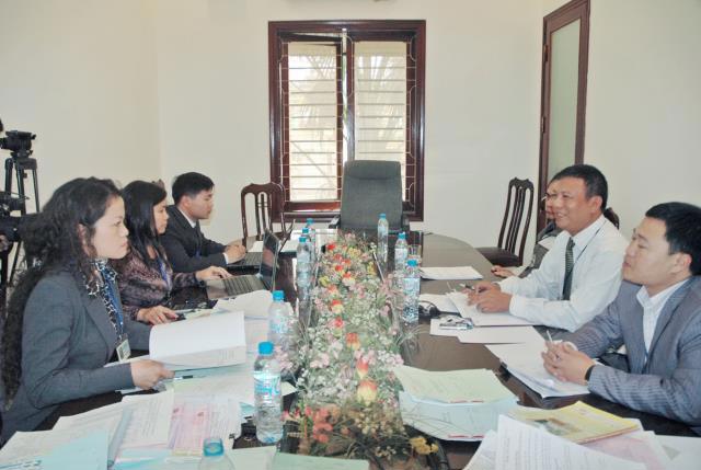 Một buổi làm việc giữa cán bộ công chức Cục Thuế Hà Nội và đại diện DN để thực hiện quyết toán thuế. Nguồn: baohaiquan.vn
