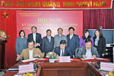 Lễ ký Giao ước thi đua triển khai công tác năm 2014. Nguồn: thoibaotaichinhvietnam.vn