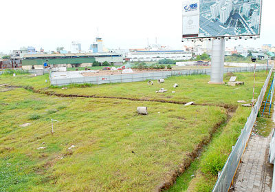 Một khu đất để trống nhiều năm chưa xây dựng căn hộ tại TP. Hồ Chí Minh. Nguồn: internet