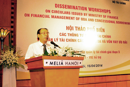  Phó Cục trưởng Cục Quản lý nợ và tài chính đối ngoại Nguyễn Mạnh Hòa phát biểu tại hội thảo. Nguồn: mof.gov.vn