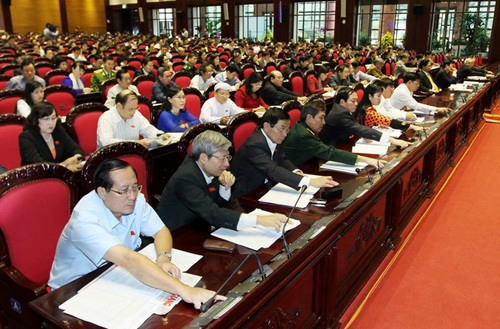 Đại biểu Quốc hội ấn nút thông qua Luật Hải quan (sửa đổi). Nguồn: internet