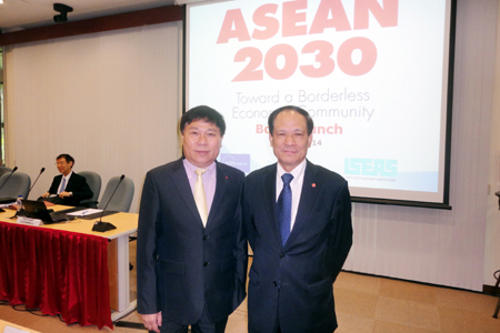Ông Nguyễn Bá Toàn và ông Lê Lương Minh Tổng Thư ký ASEAN tại Hội nghị. Nguồn: mof.gov.vnmof.gov.vn