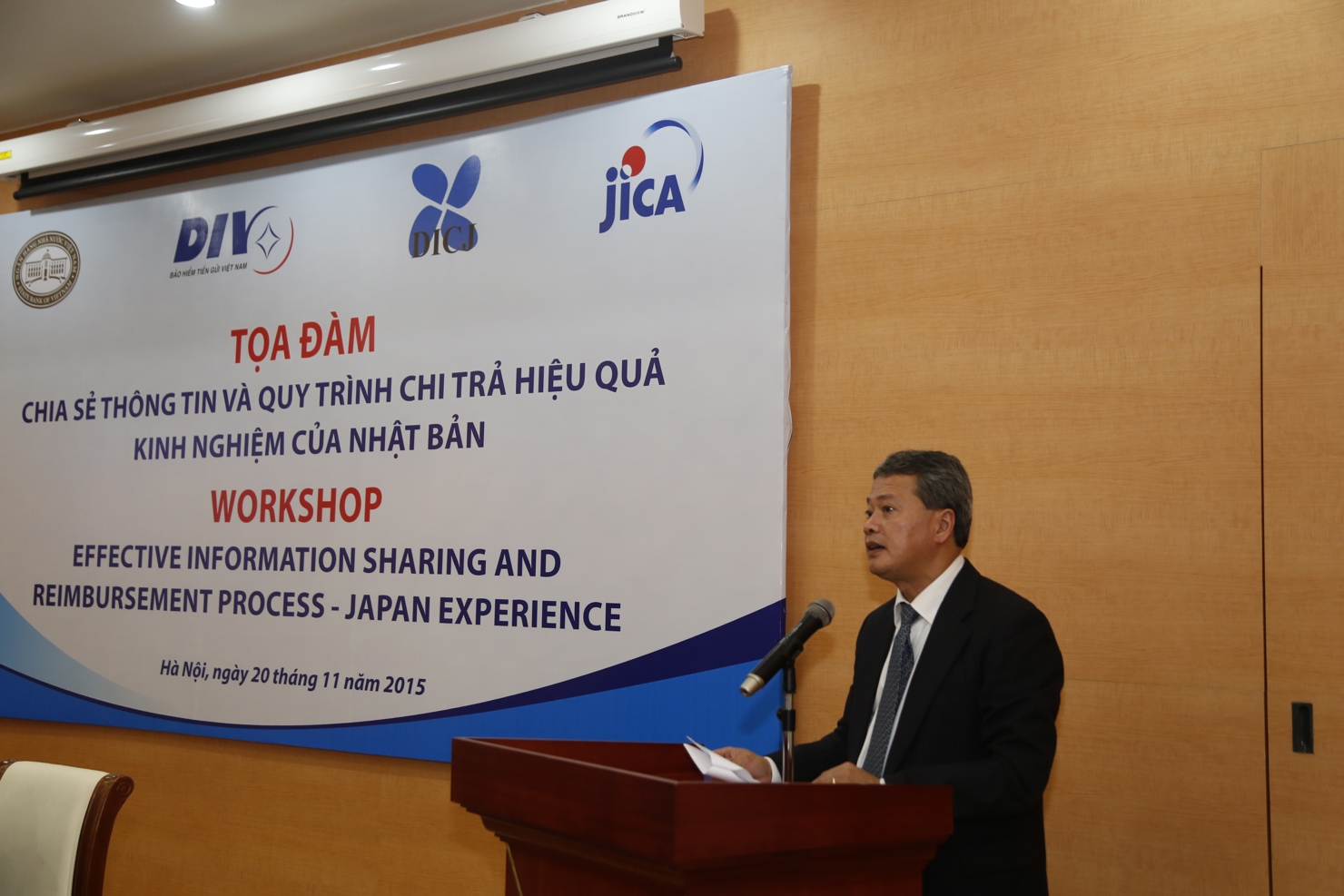 Chủ tịch HĐQT Bảo hiểm tiền gửi Việt Nam Nguyễn Quang Huy phát biểu tại tọa đàm