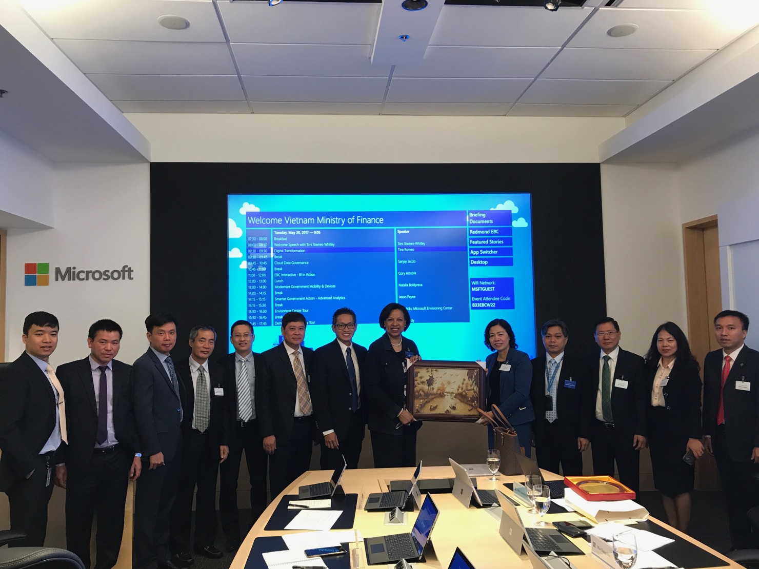 Đoàn công tác cấp cao của Bộ Tài chính Việt Nam và các lãnh đạo hãng MicroSoft tại Hoa Kỳ