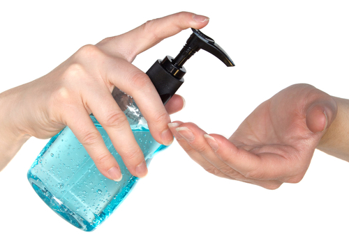 Nước rửa tay có thể gây nhiều nguy hại cho người tiêu dùng. Nguồn: Internet