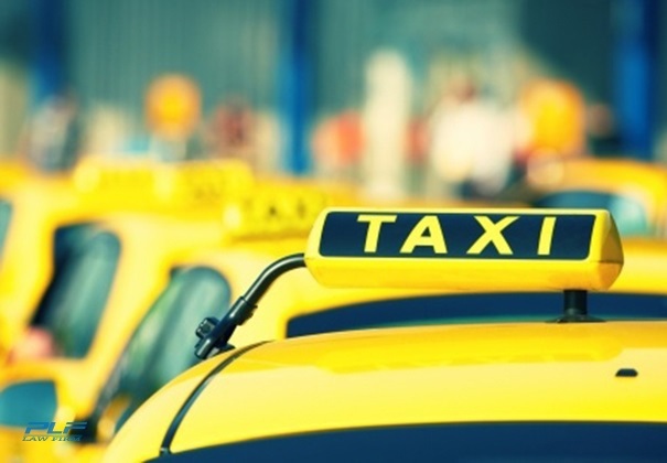 Xe taxi là một trong các loại xe phải gắn phù hiệu theo Nghị định 86/2014/NĐ-CP. Nguồn: plf.vn