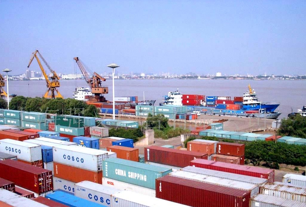 Trung Quốc vẫn là thị trường nhập khẩu lớn nhất vào Việt Nam. Nguồn: Internet
