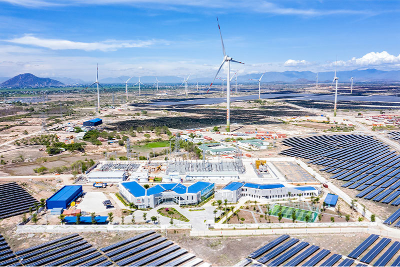 Đầu tư phát triển năng lượng tái tạo mới là cần thiết để đạt được mức phát thải bằng 0. Ảnh: Trungnam Group.