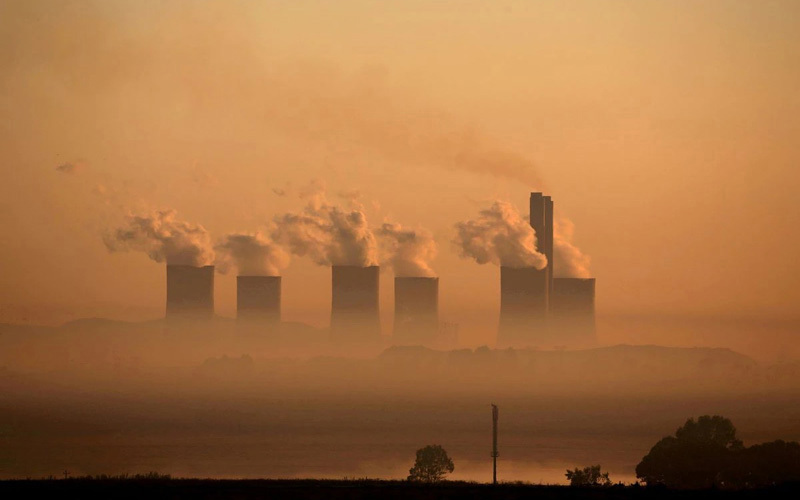 Một nhà máy điện than ở Nam Phi. (Ảnh Reuters).