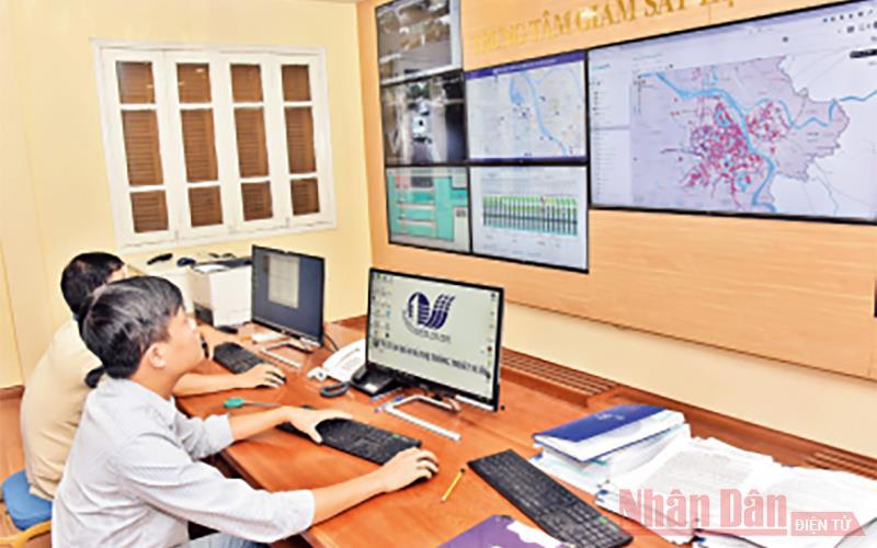 Ứng dụng công nghệ thông tin trong công tác vận hành, phòng, chống, cảnh báo các điểm ngập úng tại Trung tâm giám sát hệ thống thoát nước Hà Nội.