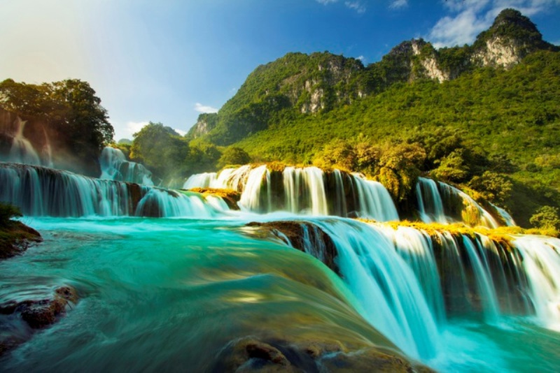 Thác Bản Giốc (Cao Bằng) một địa điểm du lịch nổi tiếng của Việt Nam. (Nguồn: Internet).