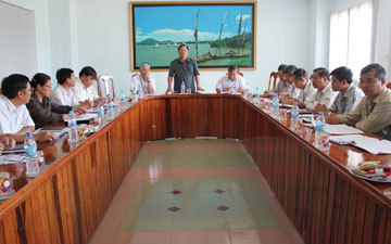 Chủ tịch UBND tỉnh Phú Yên Phạm Đình Cự làm việc với ngành Thuế tỉnh năm 2012