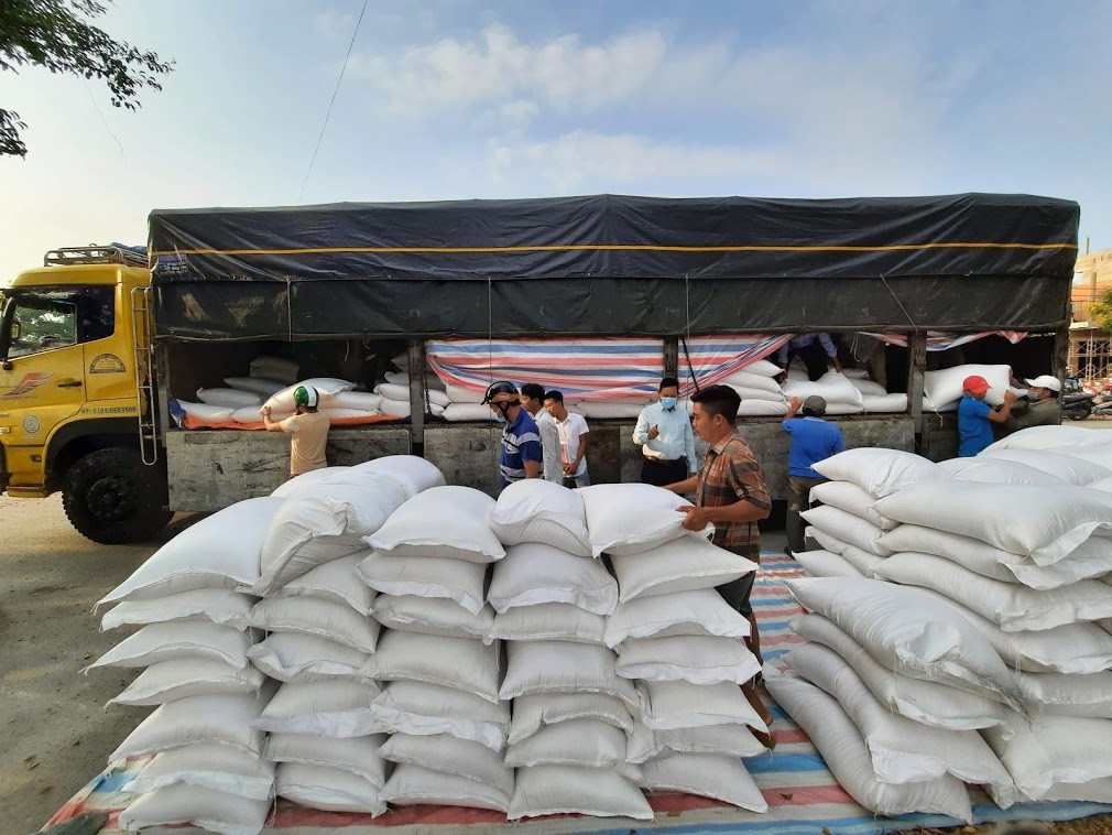 Trong 5 tháng đầu năm, Cục DTNN khu vực TP. Hồ Chí Minh thực hiện xuất 101.210 kg gạo hỗ trợ học sinh.