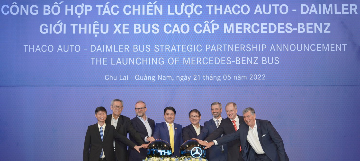 Lễ công bố hợp tác chiến lược THACO AUTO - DAIMLER BUS và giới thiệu xe bus cao cấp Mercedes-Benz.