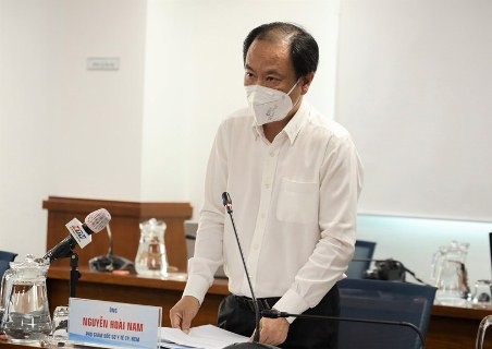 Phó Giám đốc Sở Y tế Nguyễn Hoài Nam tại buổi họp báo chiều 8/11. Ảnh Gia Cư