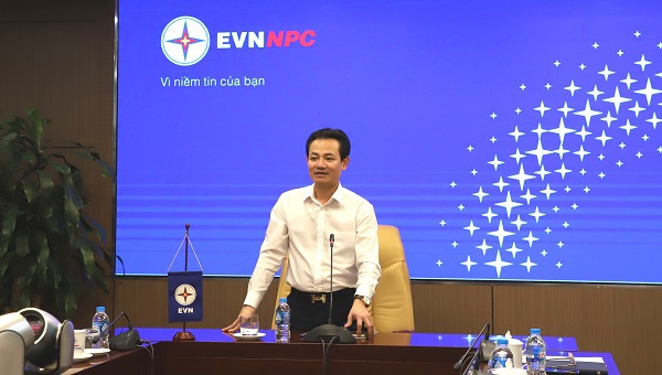 Tổng Giám đốc EVNNPC Nguyễn Đức Thiện phát biểu chỉ đạo tại buổi làm việc.