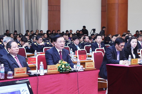 Bộ trưởng Đinh Tiến Dũng(thứ hai từ trái qua) chủ trì hội nghị. Nguồn: Baohaiquan.vn