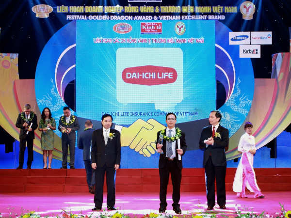 Dai-ichi Life Việt Nam nhận Giải thưởng Rồng Vàng năm 2014 với danh hiệu “Công ty bảo hiểm nhân thọ tốt nhất. Nguồn: internet