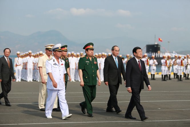 Các đồng chí lãnh đạo Đảng, Nhà nước tới dự lễ kỷ niệm 60 năm Ngày thành lập Hải quân nhân dân Việt Nam. Nguồn: internet