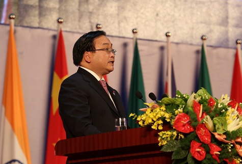 Phó Thủ tướng Hoàng Trung Hải phát biểu khai mạc Hội chợ.