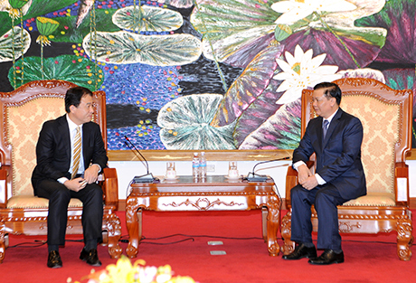 Bộ trưởng Đinh Tiến Dũng tiếp ngài Tomoyuki Kimura, Giám đốc quốc gia ADB tại Việt Nam. Nguồn: mof.gov.vn