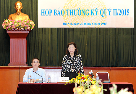 Thứ trưởng Bộ Tài chính Vũ Thị Mai chủ trì buổi họp báo. Nguồn: mof.gov.vn