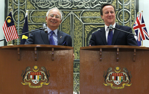 Thủ tướng Anh David Cameron và Thủ tướng Malaysia Najib Razak . Nguồn: internet