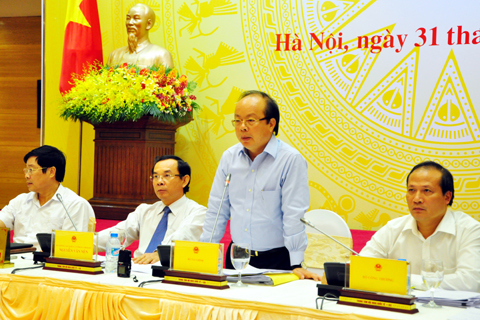 Thứ trưởng Bộ Tài chính Huỳnh Quang Hải trả lời câu hỏi của phóng viên. Nguồn: mof.gov.vn