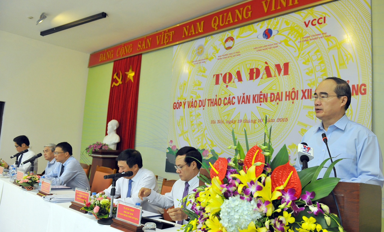 Chủ tịch Ủy ban Trung ương MTTQ Việt Nam Nguyễn Thiện Nhân phát biểu tại buổi tọa đàm. Ảnh VGP/Hoàng Long
