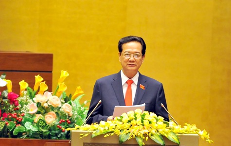 Thủ tướng Nguyễn Tấn Dũng trình bày báo cáo tình hình KTXH năm 2015 và 5 năm  5 năm 2011-2015.