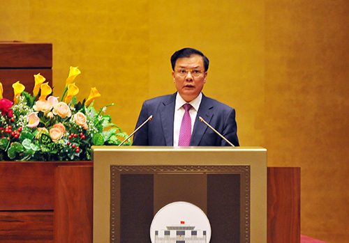 Thừa ủy quyền của Thủ tướng Chính phủ, Bộ trưởng Bộ Tài chính Đinh Tiến Dũng  trình bày Nghị định thư sáng ngày 5/11/2015.