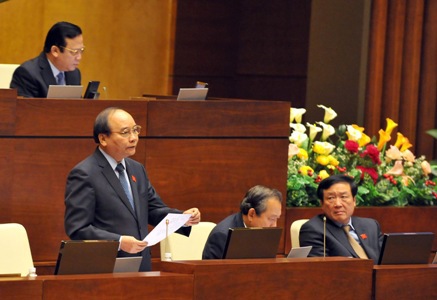Phó Thủ tướng Nguyễn Xuân Phúc trước diễn đàn Quốc hội. Nguồn: mof.gov.vn
