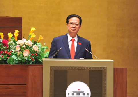 Thủ tướng Chính phủ Nguyễn Tấn Dũng báo cáo giải trình và trả lời chất vấn tại Quốc hội.