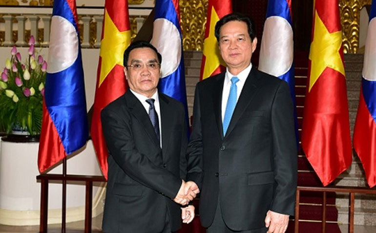 Thủ tướng Nguyễn Tấn Dũng tiếp đón Thủ tướng Lào tại Trụ sở Chính phủ.